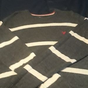 American Eagle sweater size L.